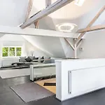 Wunderschoenes Panorama Penthouse דירה *